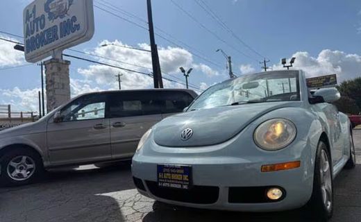 2006 Volkswagen Beetle Package 2