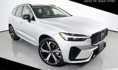 2024 Volvo XC60 Ultimate Dark