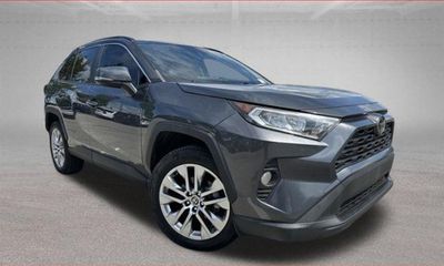 2020 Toyota RAV4 XLE Premium