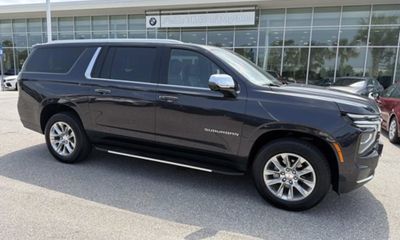 2025 Chevrolet Suburban Premier