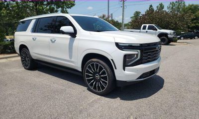 2025 Chevrolet Suburban High Country