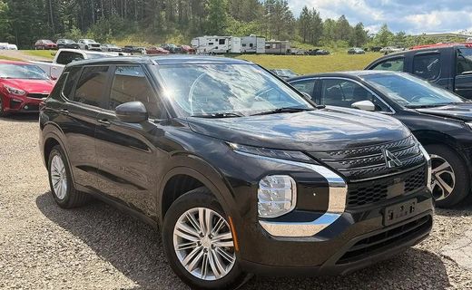 2022 Mitsubishi Outlander ES