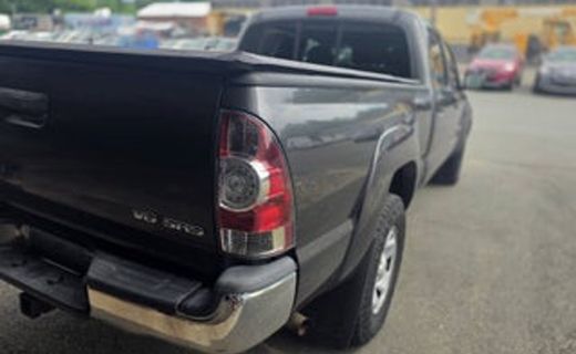 2013 Toyota Tacoma Delux