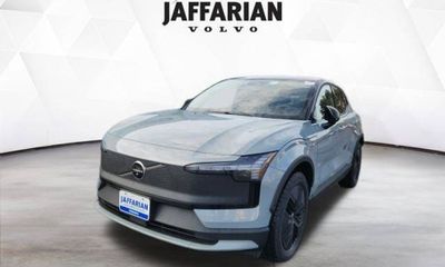 2026 Volvo EX30 CC Ultra