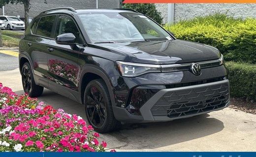 2025 Volkswagen Taos SE Black