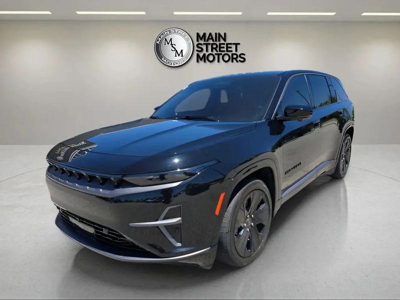 2024 Jeep Wagoneer S — a typically priced live listing