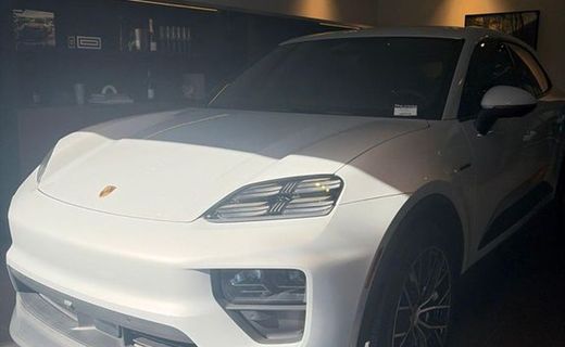 2025 Porsche Macan