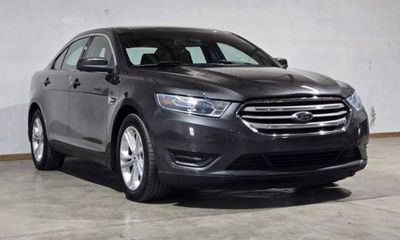 2018 Ford Taurus SEL