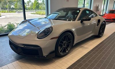 2025 Porsche 911 Turbo S