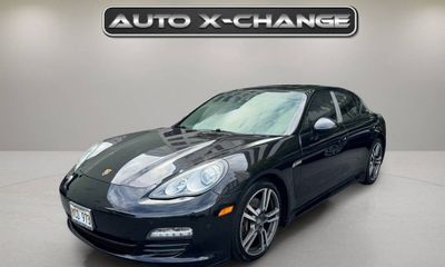2012 Porsche Panamera Base 4