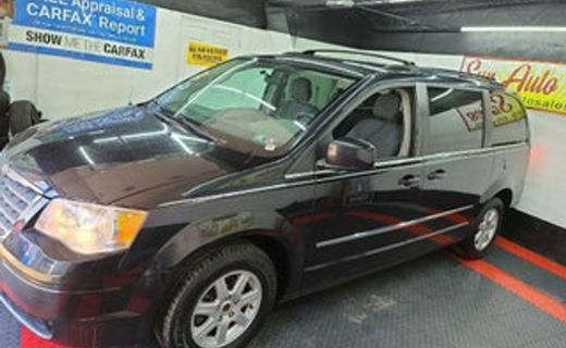 2011 Chrysler Town AND Country Touring