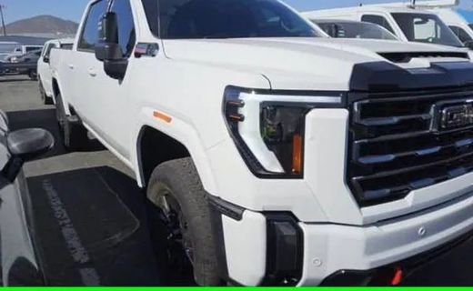 2024 GMC Sierra HD AT4