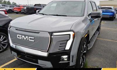2025 GMC Sierra Denali