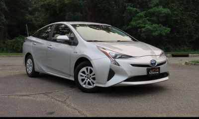 2018 Toyota Prius ONE TWO