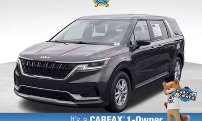 2024 Kia Carnival LX Seat Package