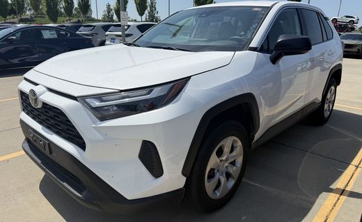 2025 Toyota RAV4 LE