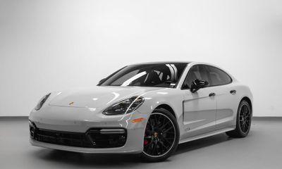 2020 Porsche Panamera GTS
