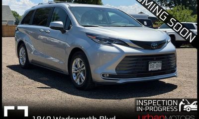 2023 Toyota Sienna Platinum