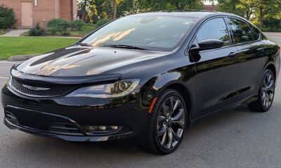 2015 Chrysler 200 200S