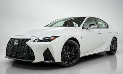 2023 Lexus IS 500 Base