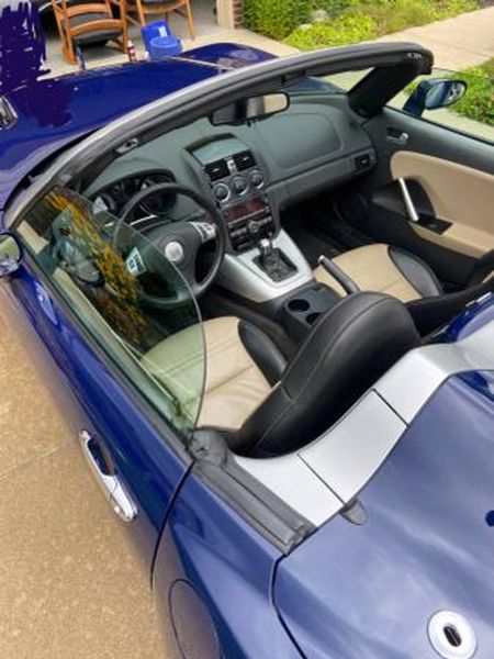 2009 Saturn SKY — a typically priced live listing