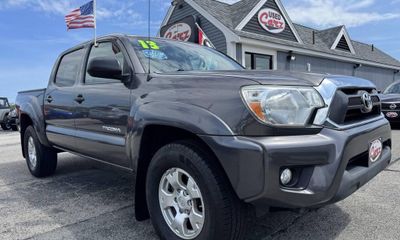 2013 Toyota Tacoma Delux