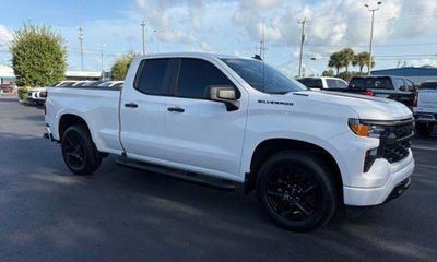 2025 Chevrolet Silverado Custom