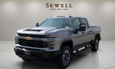 2026 Chevrolet Silverado HD Custom