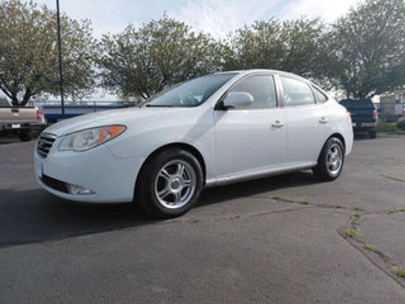 2008 Hyundai Elantra — a typically priced live listing