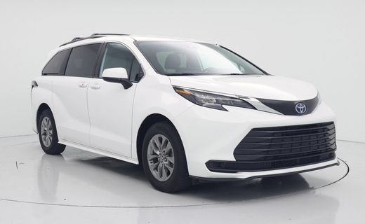 2025 Toyota Sienna LE