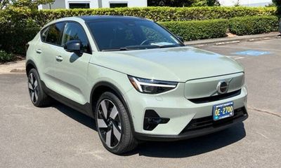 2023 Volvo C40 Ultimate Dark