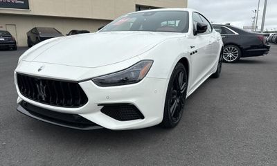 2023 Maserati Ghibli Modena Q4