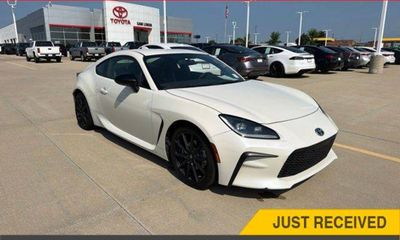 2025 Toyota GR86 Premium