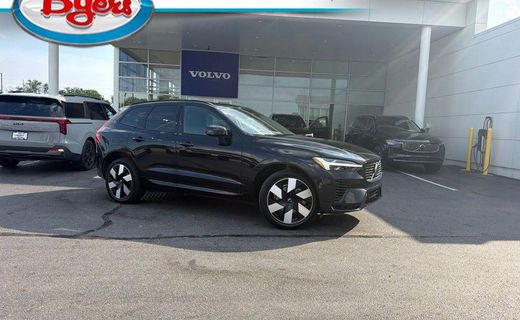 2025 Volvo XC60 Plus Dark