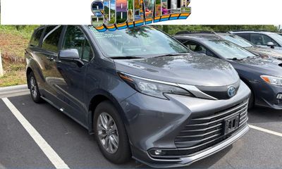 2025 Toyota Sienna XLE