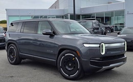 2025 Rivian R1S Adventure