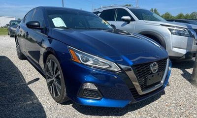 2022 Nissan Altima SR