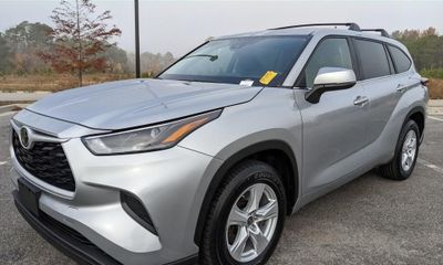 2023 Toyota Highlander LE L Limited