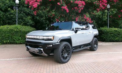 2024 GMC Hummer EV SUV 2X