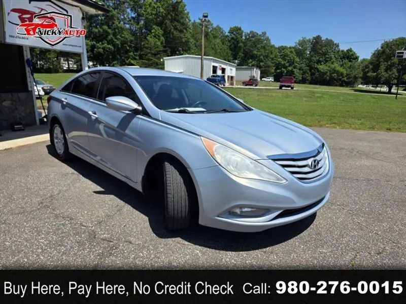 2013 Hyundai Sonata — a typically priced live listing