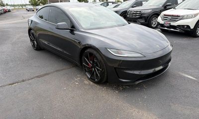 2024 Tesla Model 3 Performance