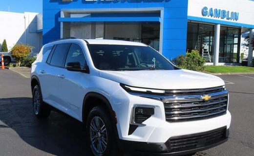 2025 Chevrolet Traverse LT