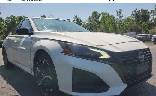 2023 Nissan Altima SR