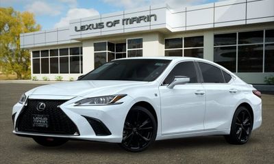 2025 Lexus ES 300H Premium