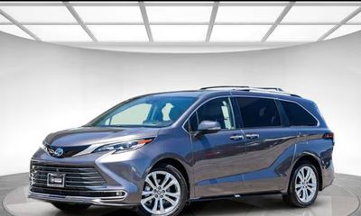 2024 Toyota Sienna Platinum