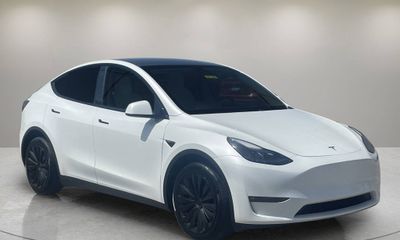 2023 Tesla Model Y Long Range