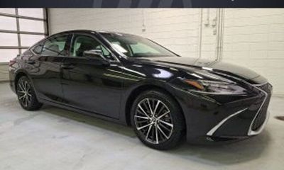 2024 Lexus ES 300H Premium