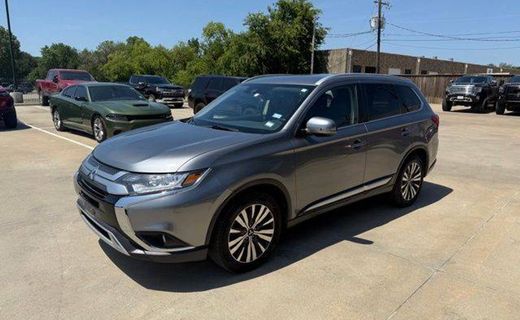 2020 Mitsubishi Outlander SE