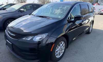 2024 Chrysler Voyager LX