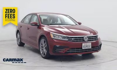 2018 Volkswagen Passat S R Line